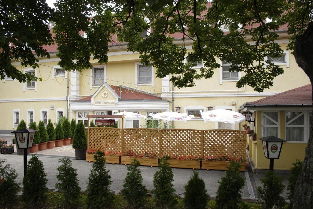 Hotel Aranysas Альшоэрш Экстерьер фото